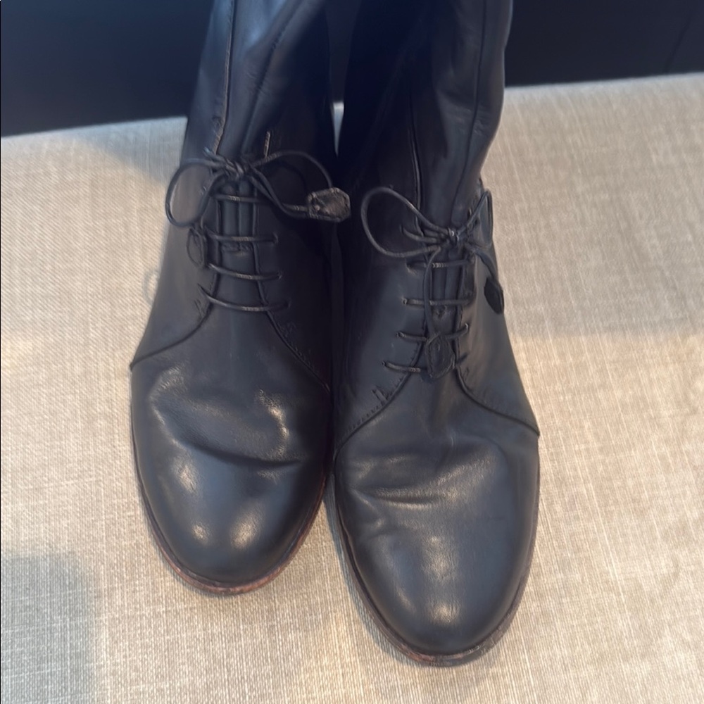Black Knee-High Leather Boots - Picture 2 of 2